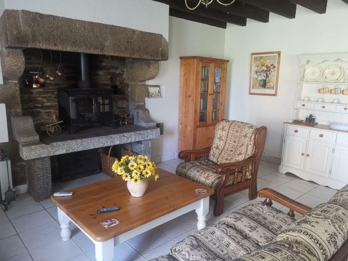 La Loctais Villa Les Portes du Coglais Luaran gambar
