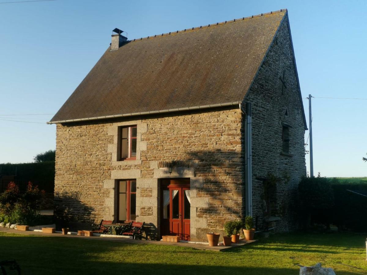 La Loctais Villa Les Portes du Coglais Luaran gambar